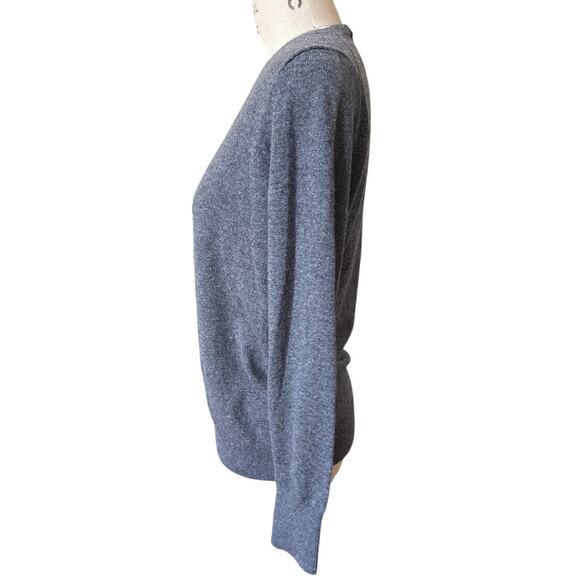 Everlane Crew Neck 100% Cashmere Sweater in Gray Size Large - Picture 2 of 5